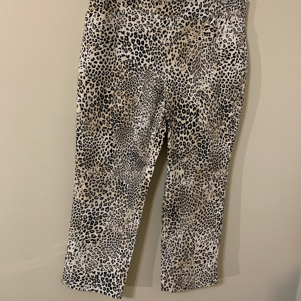 Chico’s Women’s Leopard Print Pants - Size: 0.5P - Picture 3 of 8